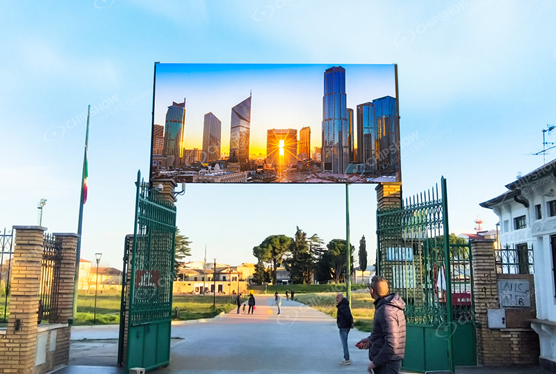 Case study of outdoor P3.91 advertising screen/rental screen project located in a park in Italy