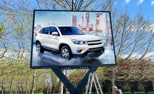 C-Lite P3.91 outdoor advertising screen in Romanian Park