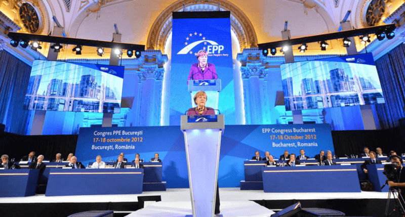 "One Main Screen + Two Auxiliary Screens" matrix in EU Summit (Belgium)