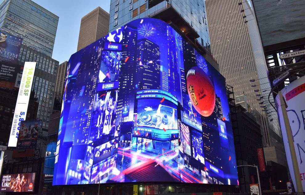 curved corner naked eye 3d city center led billboard