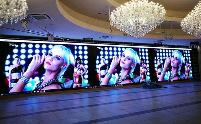 c lite indoor p2.97 led screen in little swan usuki senior ballroom landscape blue