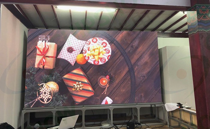 c pad u indoor p1.9 led video wall in korean exhibition hall landscape red