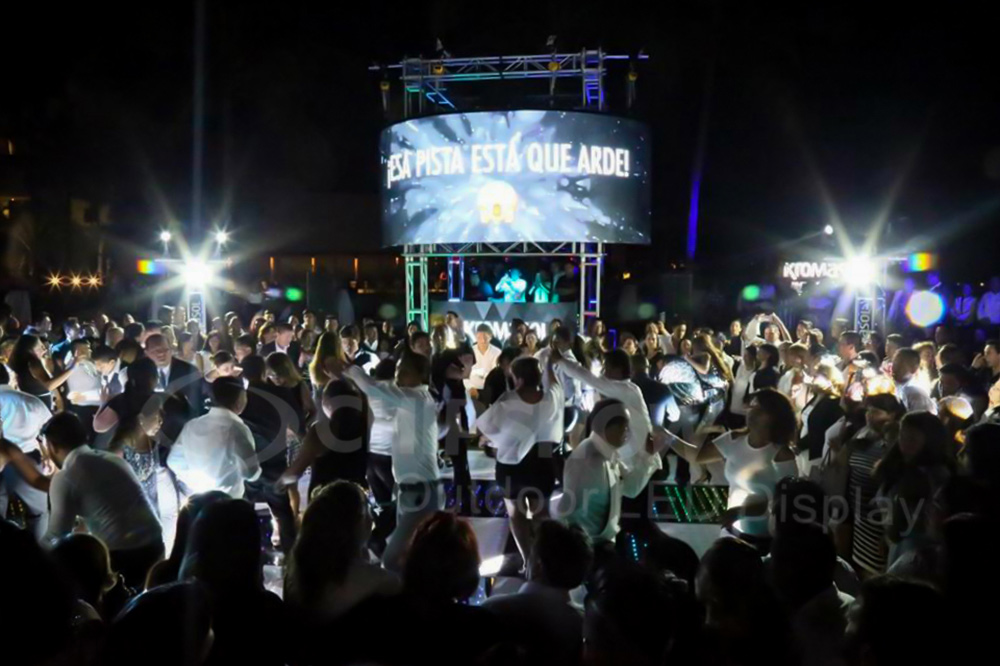 P3.91 stage rental LED screen in use at an event in Mexico